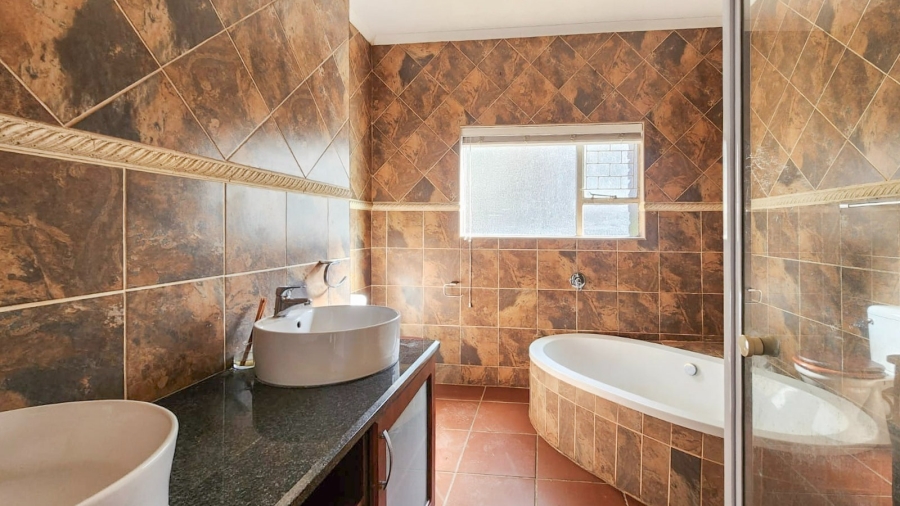 4 Bedroom Property for Sale in Schoemansville North West